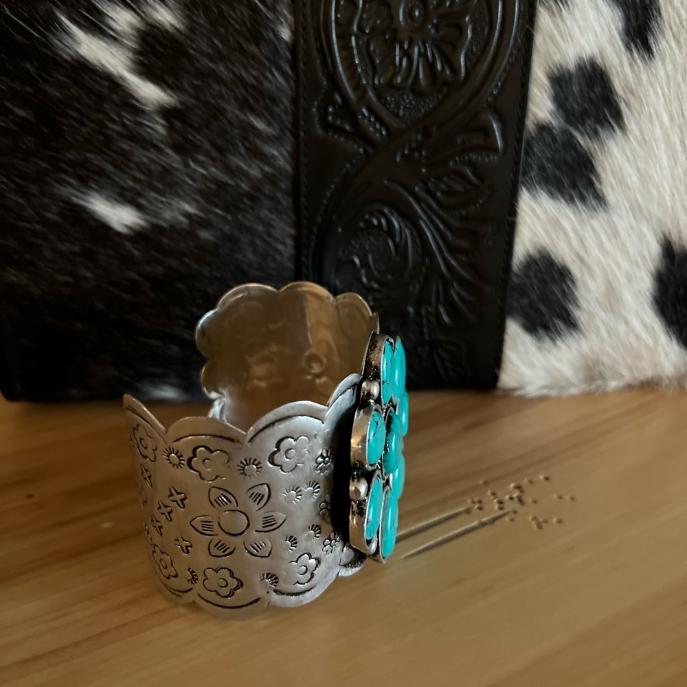 New Faux Squash Turquoise Stone Silver Toned cuff bracelet womens boho western - Picture 3 of 8